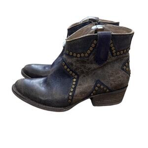 Circle G Women's Studded Leather Star Inlay Booties - Round Toe Size 9